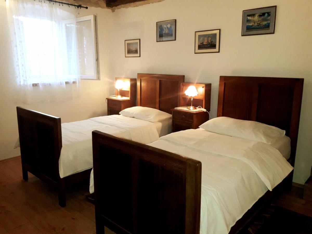 Casa Istriana Nona Pina Vila Kaštelir Exterior foto
